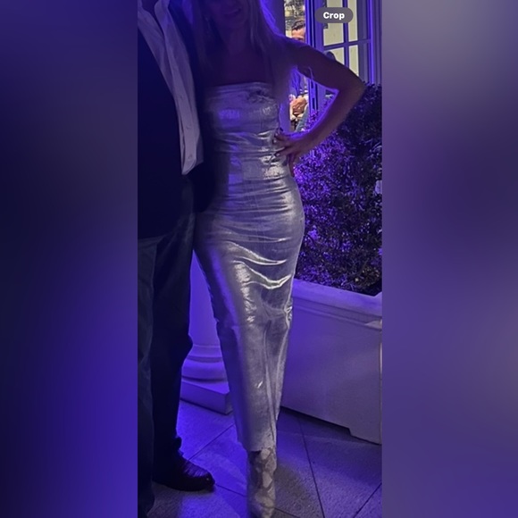 Zara dress worn once altered on the sides due to runs small - Picture 2 of 8